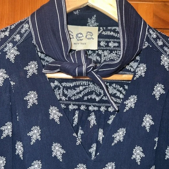 Sea New York Navy Paisley Bandana Print Long Sleeve Blouse Size 2 - Picture 2 of 6